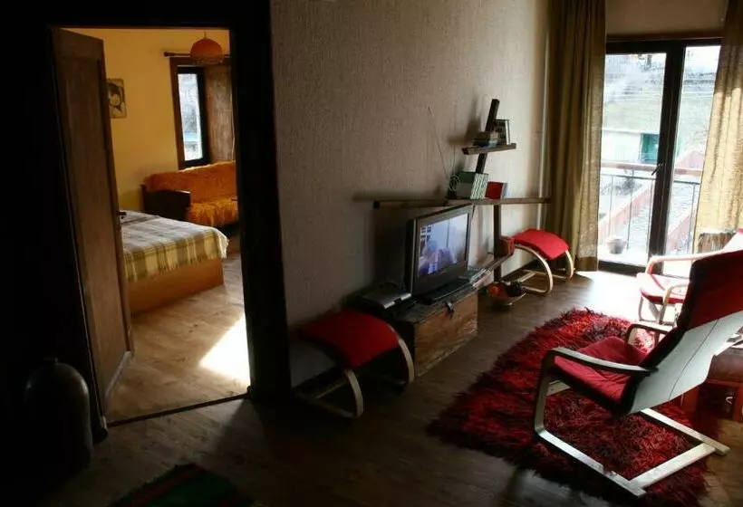 پانسیون Guesthouse Karaivan