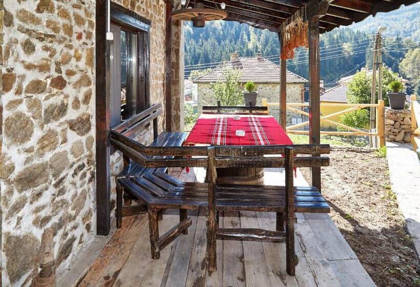 Пансион Guesthouse Vazrozhdenski Kashti