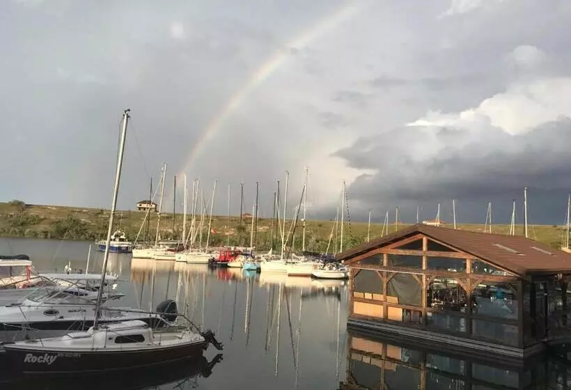 Resort Lifeharbour Limanu