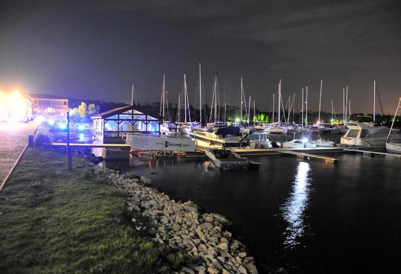 استراحتگاه Lifeharbour Limanu