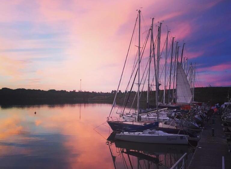 استراحتگاه Lifeharbour Limanu