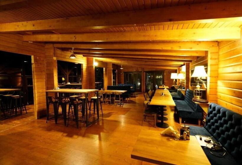 استراحتگاه Lifeharbour Limanu