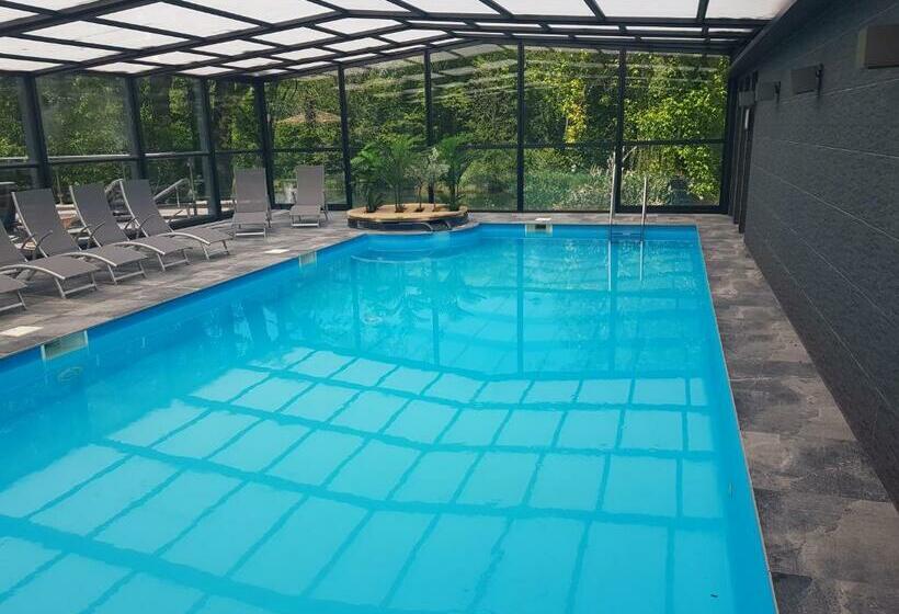 בית מלון כפרי Domaine De La Résidence Hôtel, Spa & Restaurant