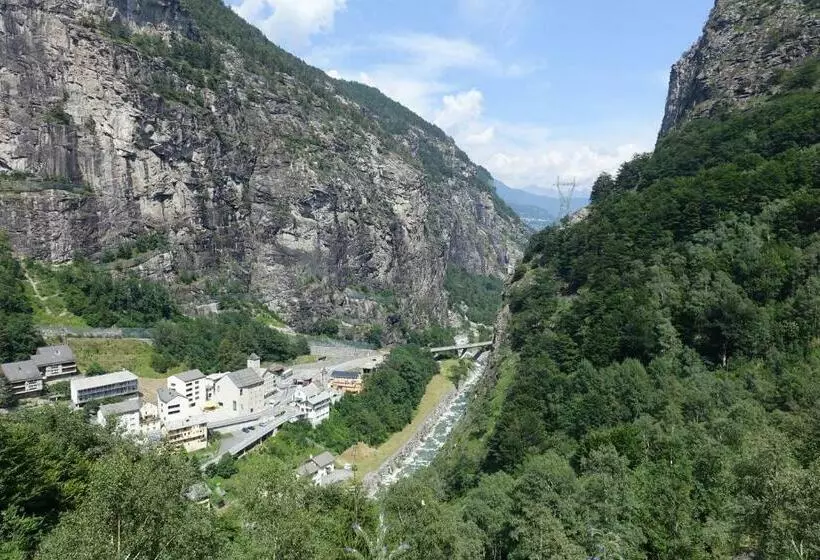 Hotelli Pension Bellevue Gondo