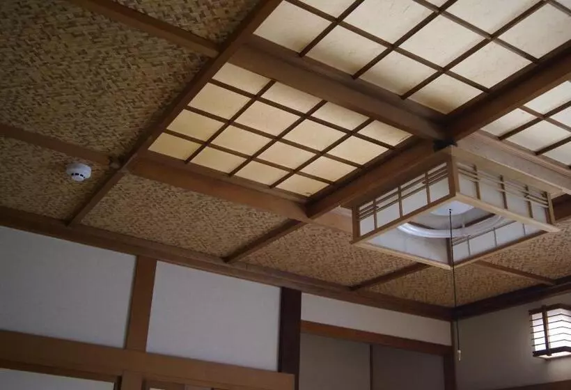 Majatalo Izari Village