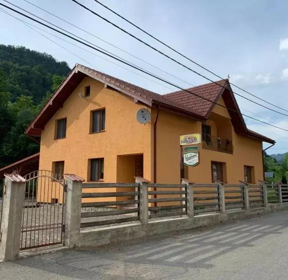 پانسیون Krystal Romuli