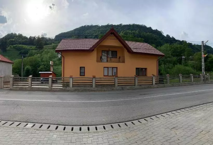 پانسیون Krystal Romuli