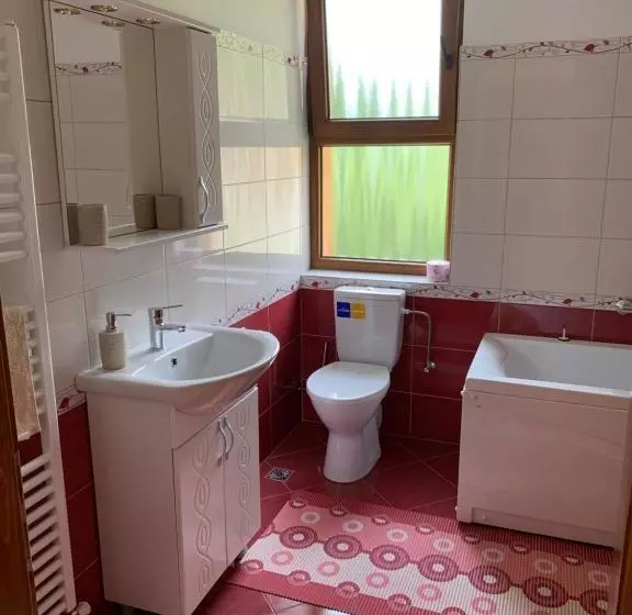 پانسیون Krystal Romuli