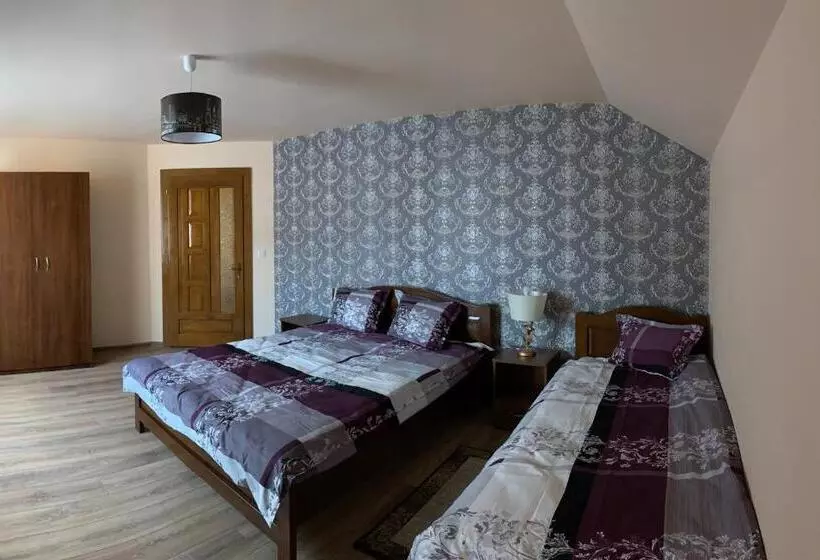 پانسیون Krystal Romuli