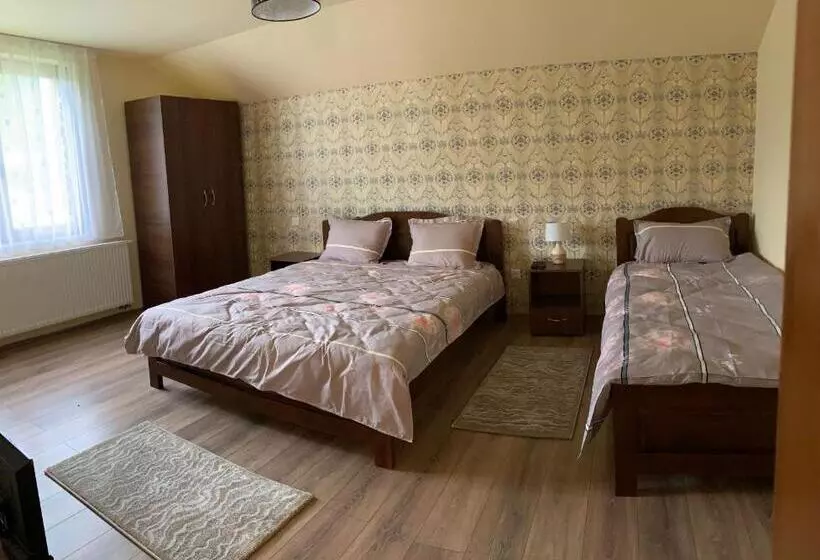 پانسیون Krystal Romuli