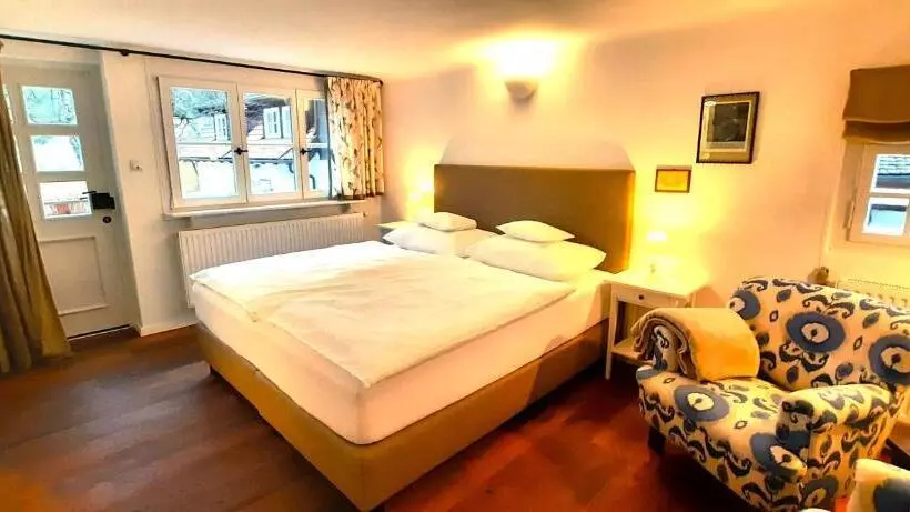 Aamiaismajoitus (B&B) Landsitz Oberhof Petit Hôtel