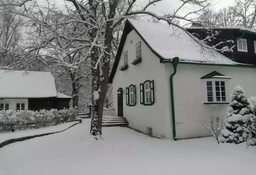 Aamiaismajoitus (B&B) Landsitz Oberhof Petit Hôtel