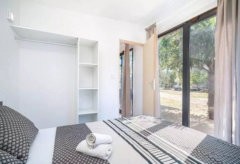 Hotelli Dom Autocamp