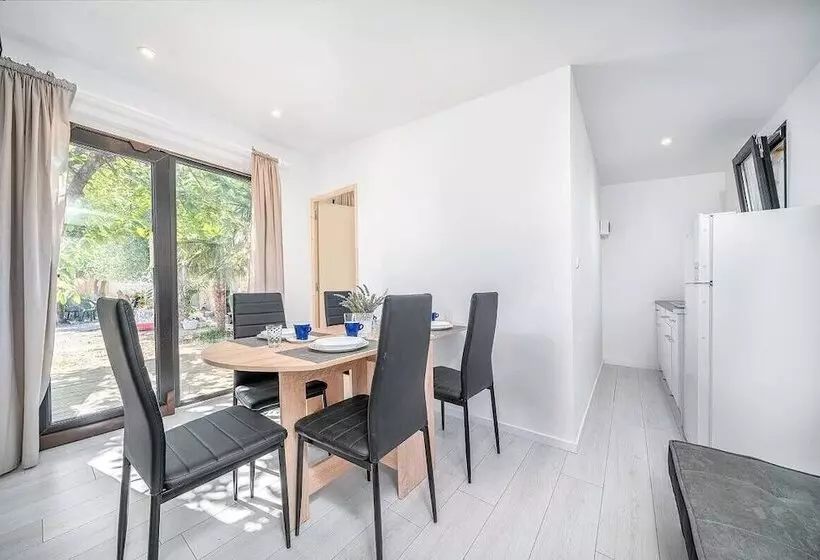 Hotelli Dom Autocamp