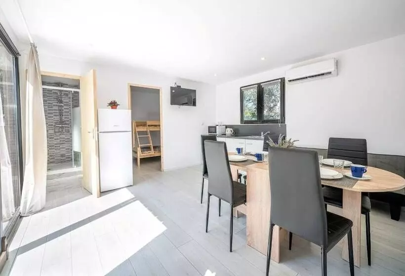 Hotelli Dom Autocamp