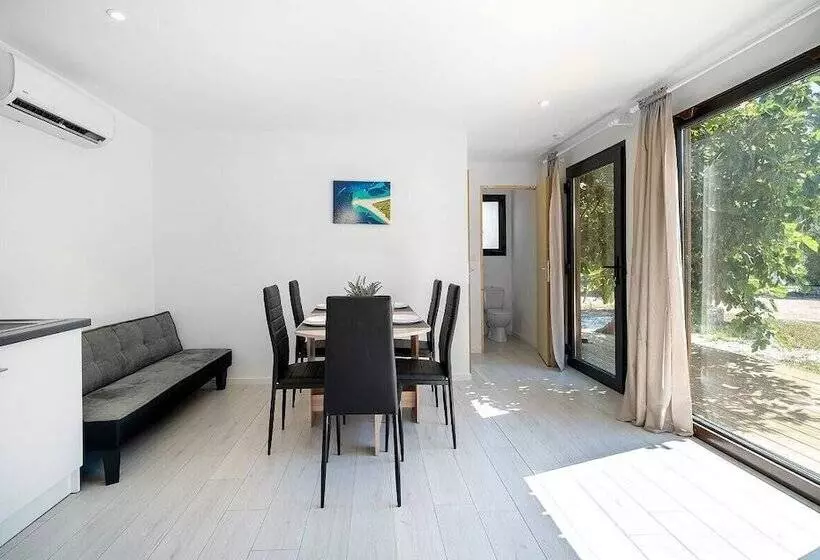 Hotelli Dom Autocamp