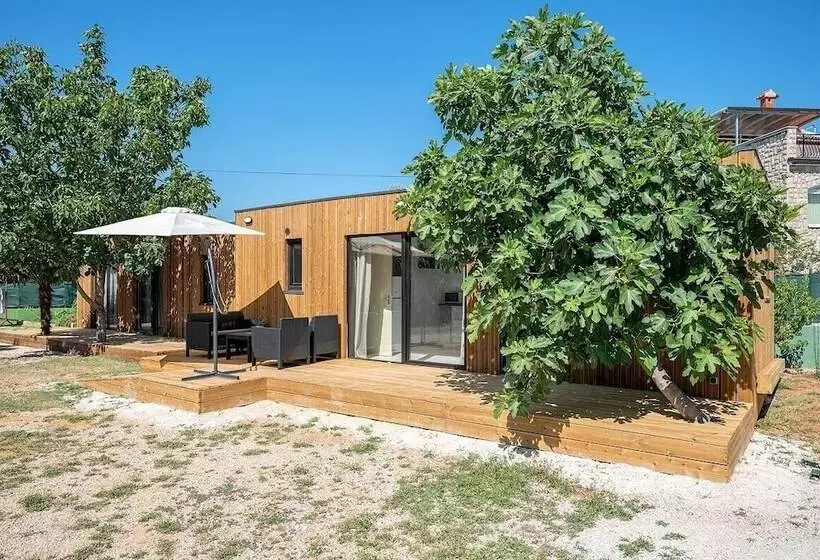 Hotelli Dom Autocamp