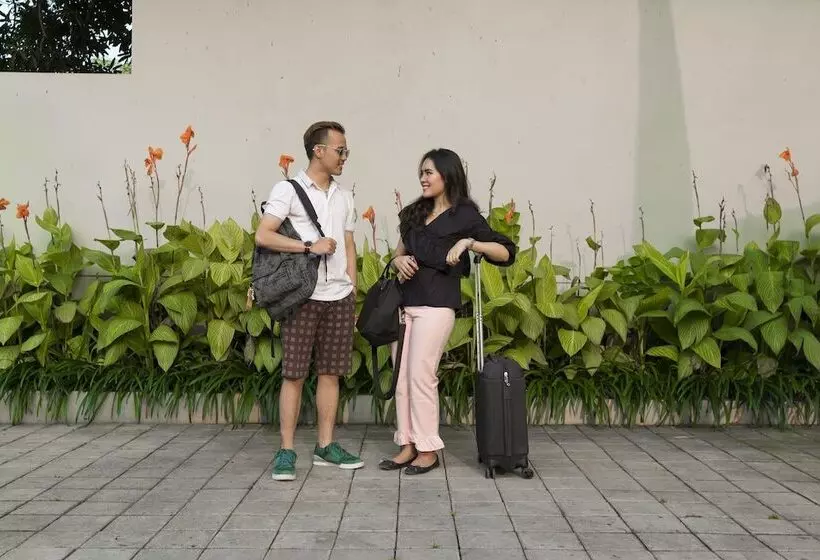 Hotelli Reddoorz Near Pantai Pelabuhan Ratu