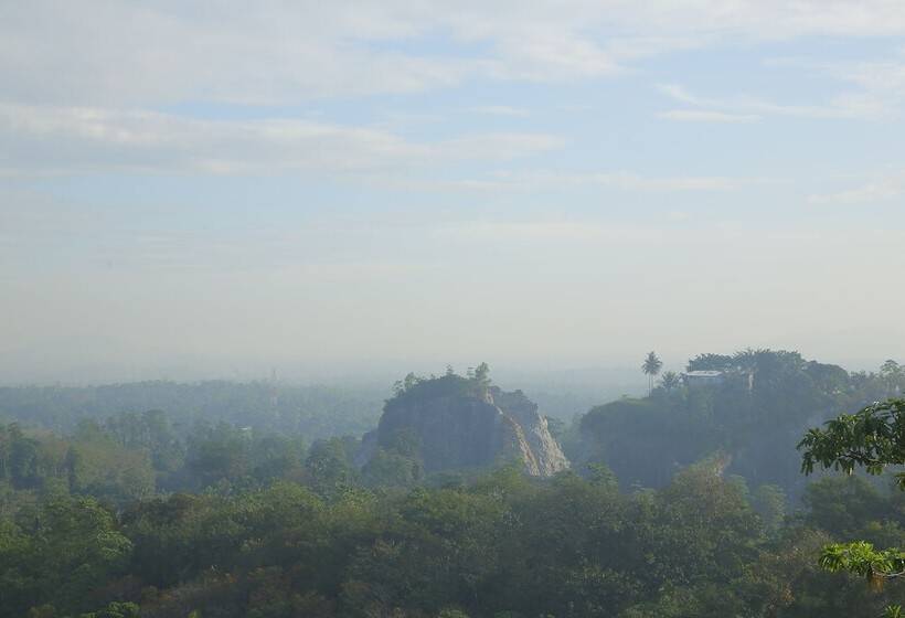 호텔 Sanctuary Lodge