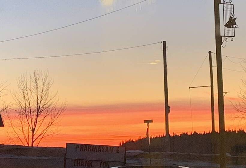 호텔 Sheridan Lawrence Inn