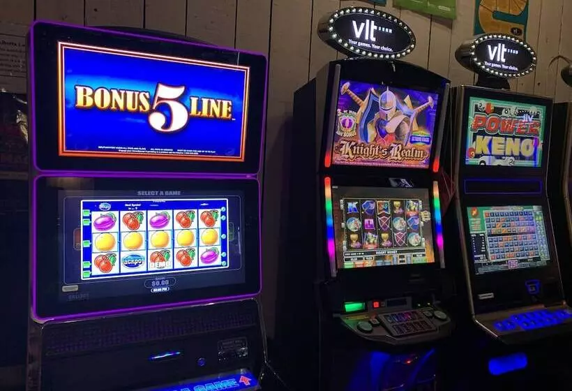 Hotelli Sheridan Lawrence Inn