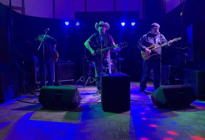 Hotelli Sheridan Lawrence Inn