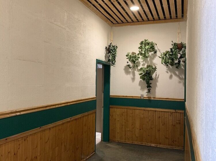 호텔 Sheridan Lawrence Inn