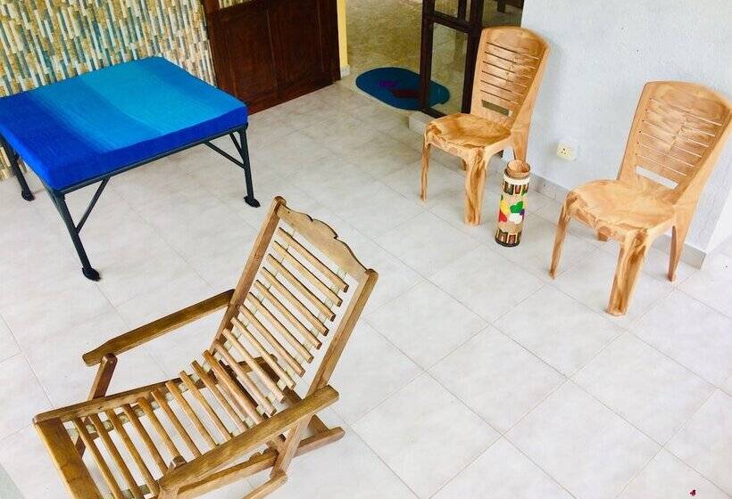 ペンション Ceylon Saradiel Home Stay