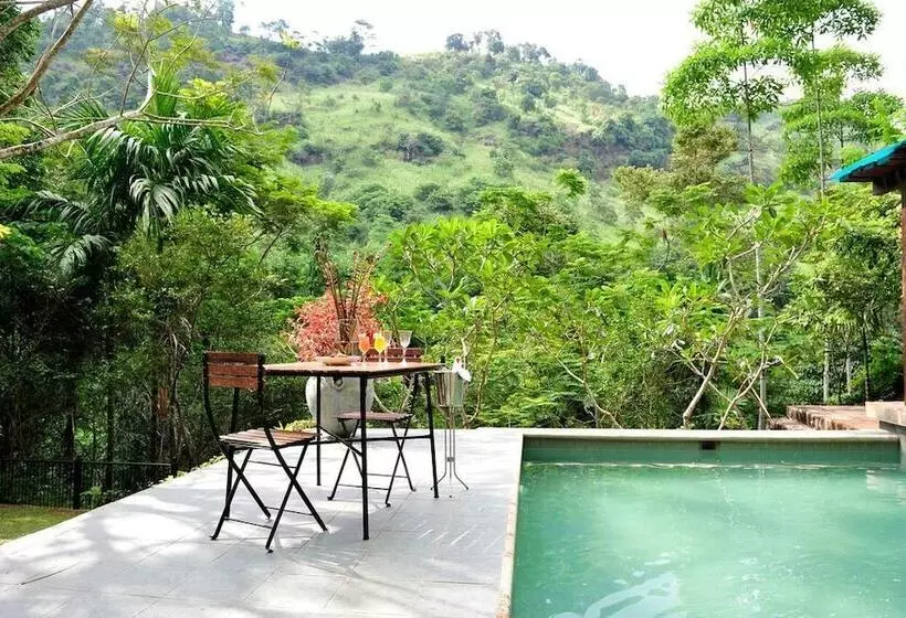 Majatalo The Weir House