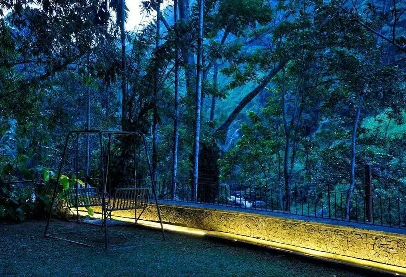 Majatalo The Weir House