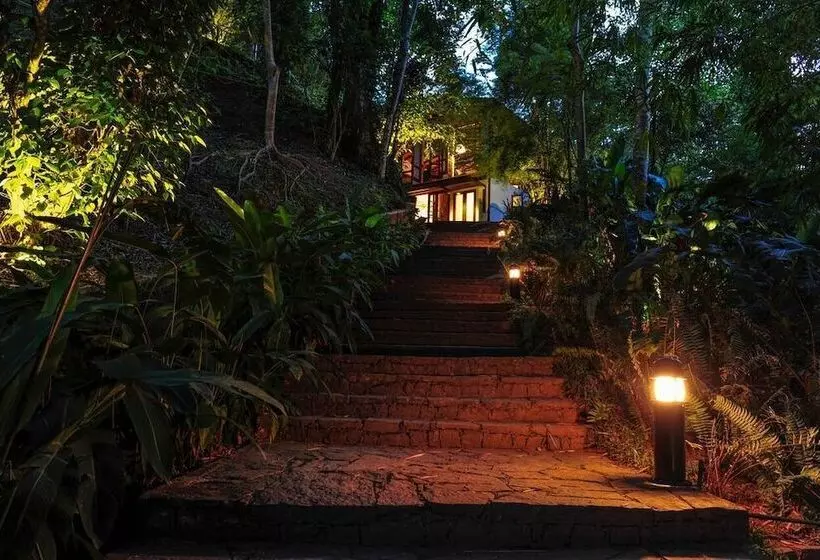 Majatalo The Weir House