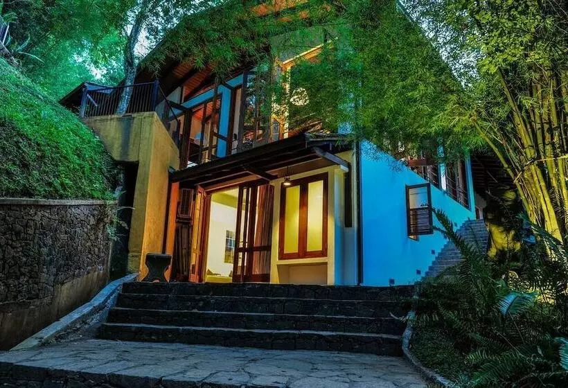 Majatalo The Weir House