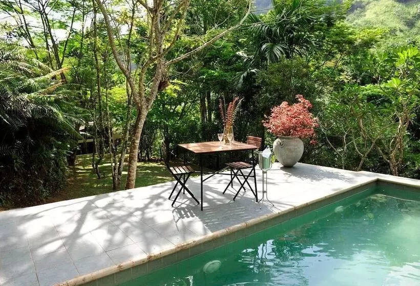 Majatalo The Weir House