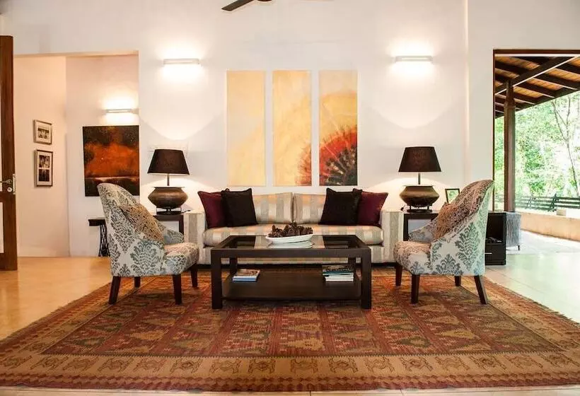 Majatalo The Weir House