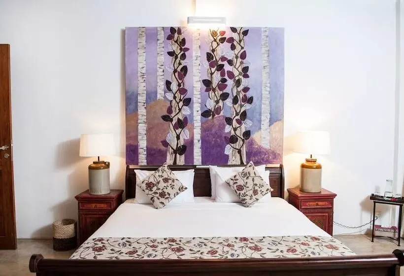 Majatalo The Weir House