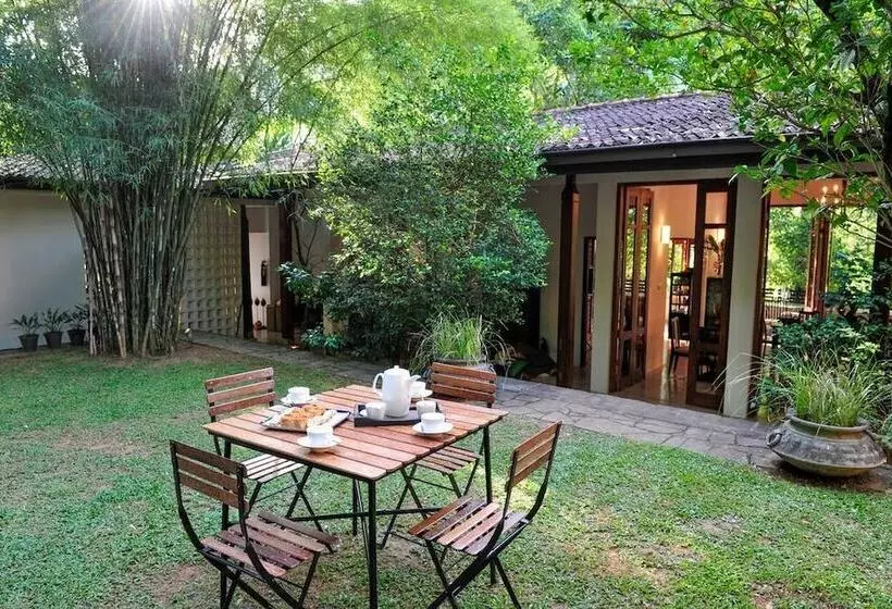 Majatalo The Weir House