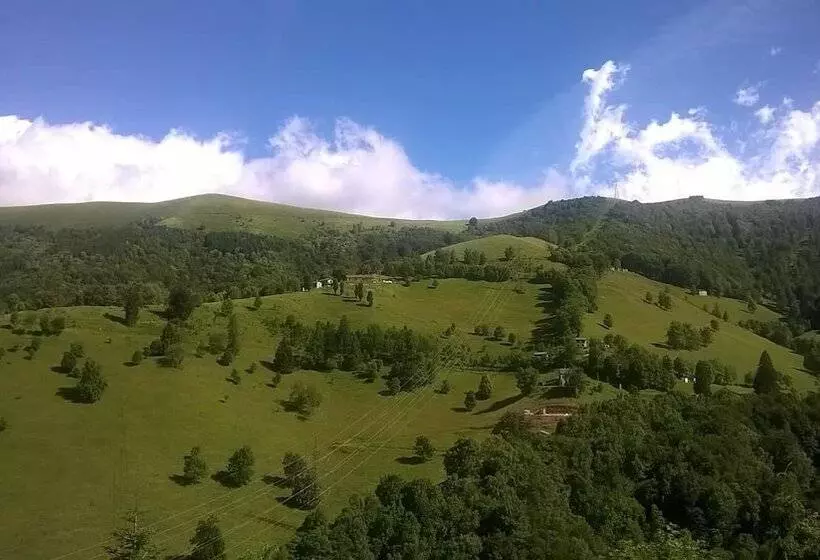 تختخواب و صبحانه La Genzianella