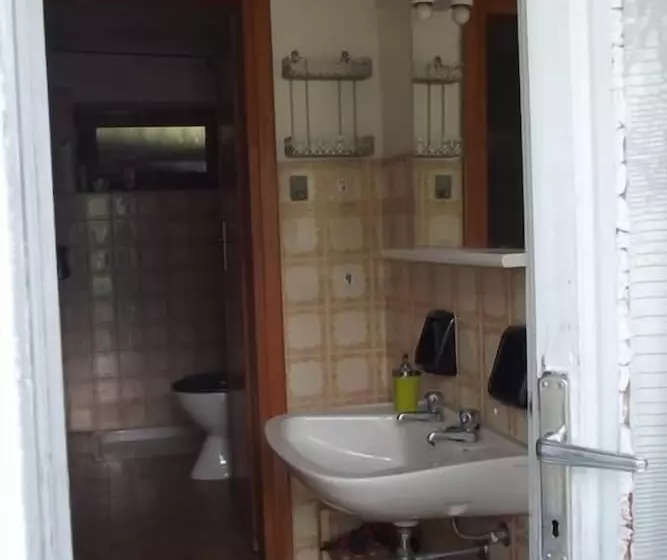 تختخواب و صبحانه La Genzianella