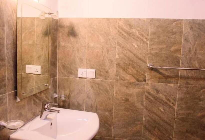 פנסיון Villa White