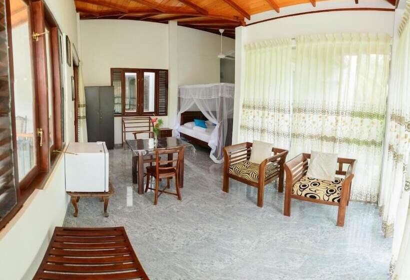 פנסיון Villa White