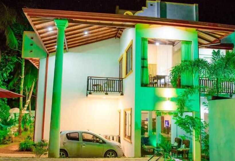 פנסיון Villa White