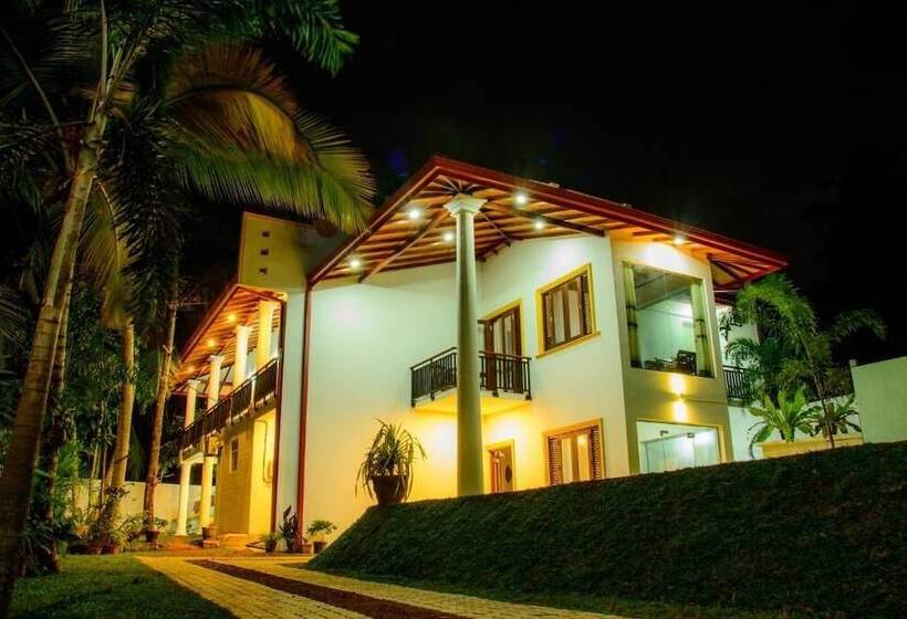 פנסיון Villa White