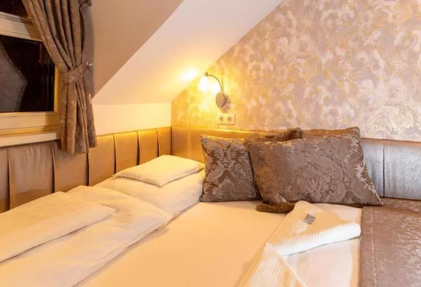 Hotelli Teátrum Boutique