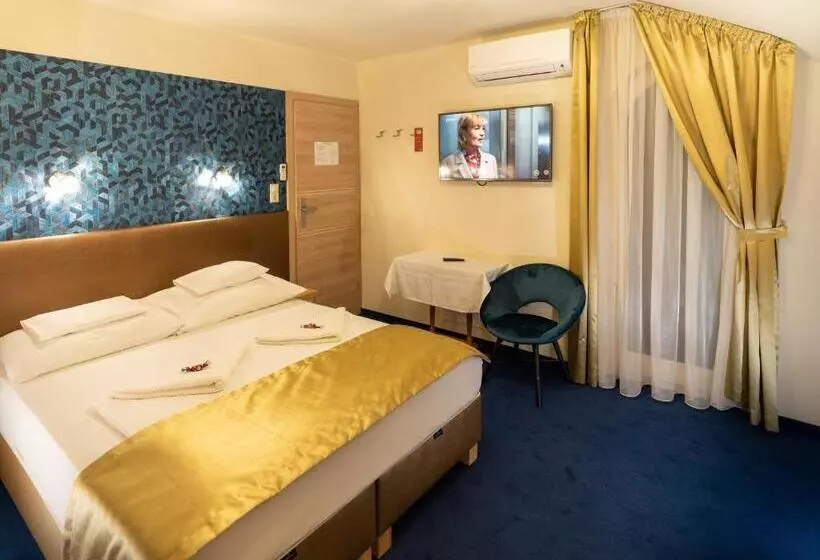 Hotelli Teátrum Boutique