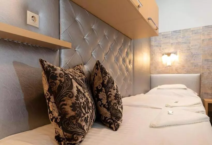 Hotelli Teátrum Boutique