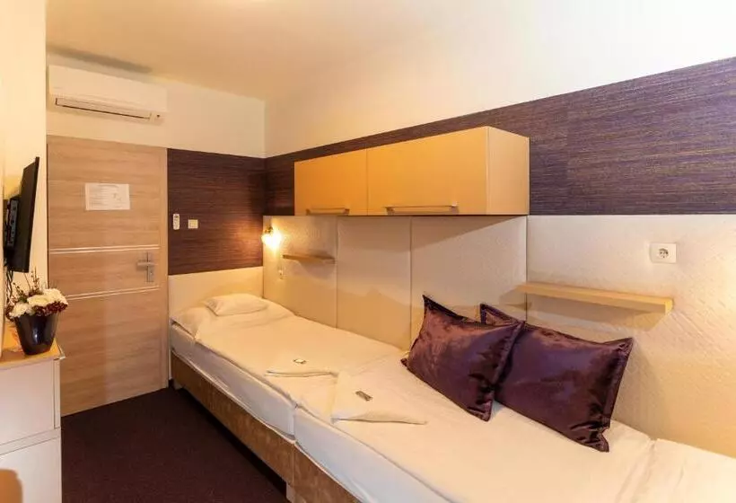 Hotelli Teátrum Boutique