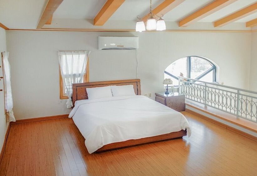فندق Jeju Sanbangsan Tansan Oncheon Pension