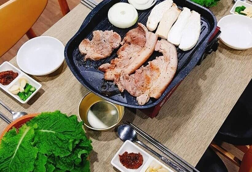 Hotel Jeju Sanbangsan Tansan Oncheon Pension