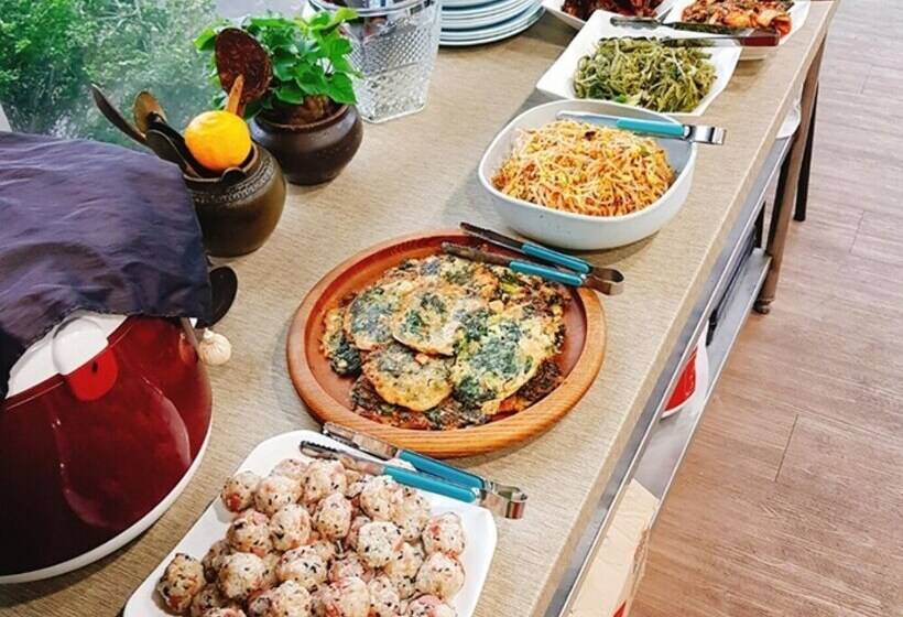 Hotel Jeju Sanbangsan Tansan Oncheon Pension