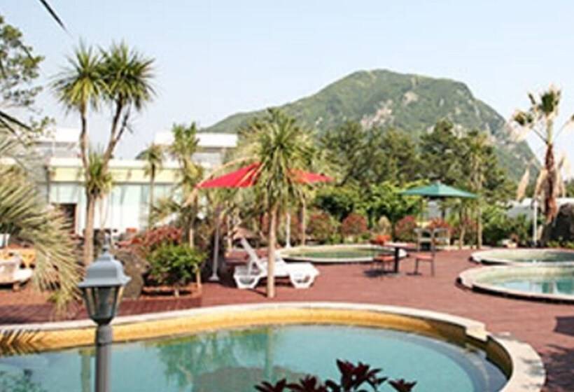 Hotel Jeju Sanbangsan Tansan Oncheon Pension